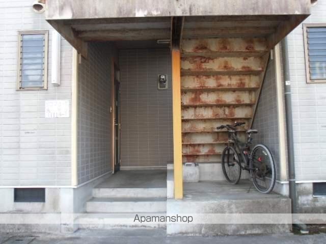 サコマコーポの玄関写真