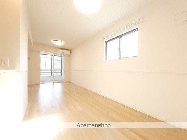 バランタイン IIの内装写真