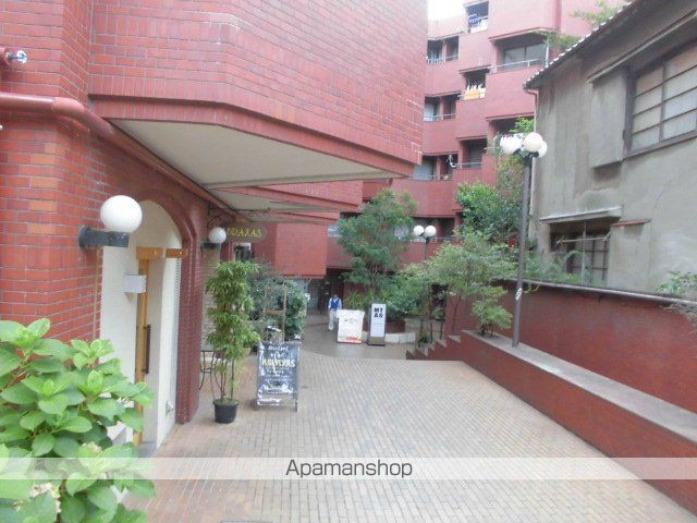 ライオンズプラザ高円寺の玄関写真