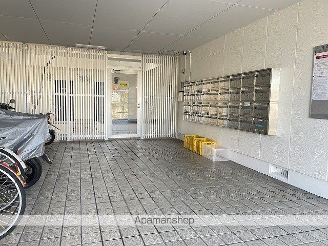 アストリー京町台の玄関写真