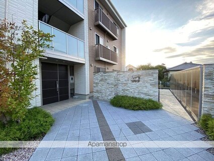 ラ　ルミエール[1LDK/41.98m2]の外観4