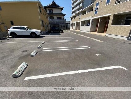 ルーベル太田Ｂ[1LDK/37.81m2]の駐車場