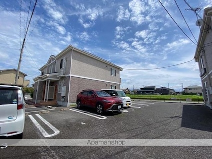 ヴィラージュⅠ[2LDK/56.8m2]の駐車場