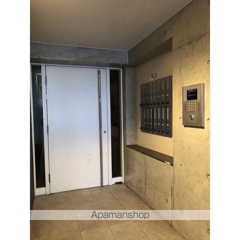 ラフィナート豊平公園の玄関写真