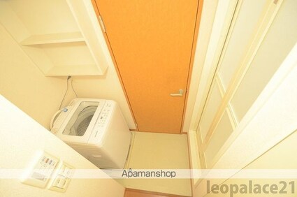 レオパレスＷｉｎｇ日野[1K/23.61m2]の玄関