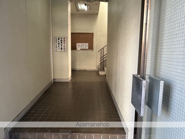 井上マンションの玄関写真