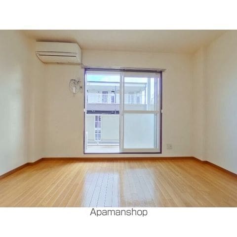 SURPLUSタカハシAの内装写真