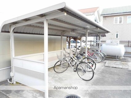 レオパレス中越東[1K/23.72m2]の駐車場