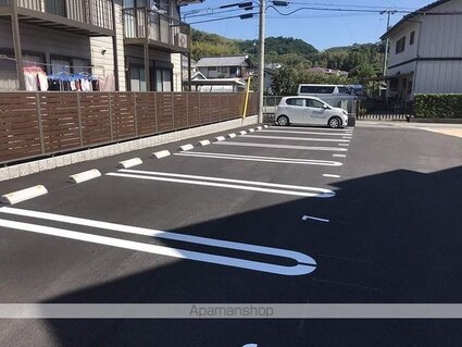 ベレオガーデンズＨＡＴＡ[1LDK/47.49m2]の駐車場