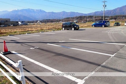 エドワーズハイツ[3DK/55.8m2]の駐車場2