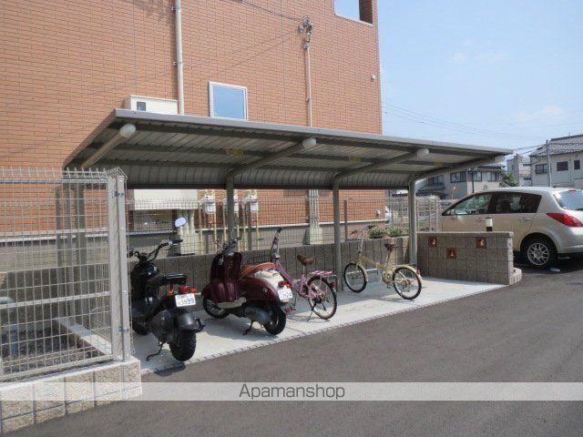 名鉄小牧線 小牧口駅 徒歩7分 3階建 築14年の玄関写真