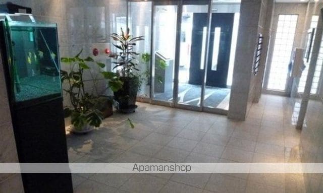ホワイトステージの玄関写真