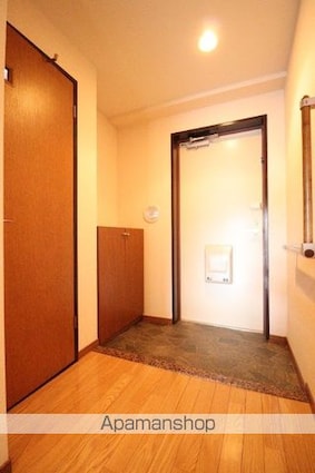 グランドール秋川[2LDK/58.44m2]の玄関