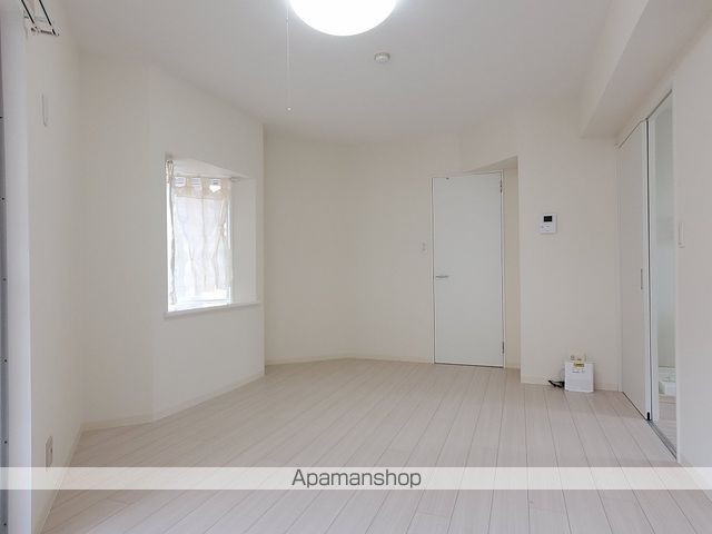 エヴァグリーンの内装写真