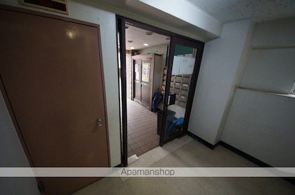 アパルトマン四谷[2DK/42.9m2]のロビー