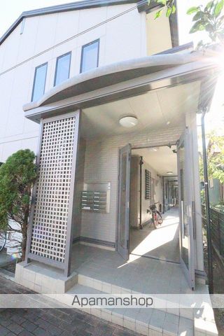 クレッセントガーデンの玄関写真