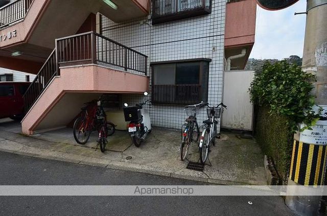 サンシャイン郡元の玄関写真