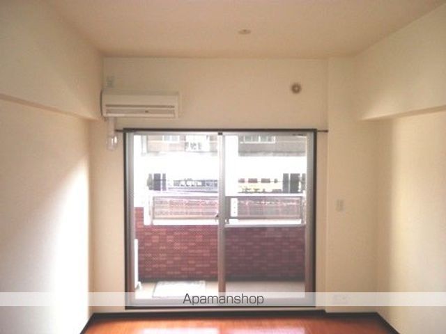 プレジオ新大阪の玄関写真