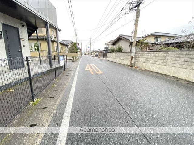 クリスタルの周辺写真