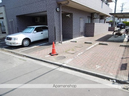 リエス若林[1K/20.47m2]の駐車場