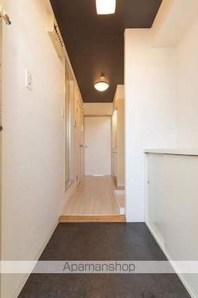 緒方ビル[1K/24.79m2]の玄関