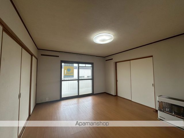 春光ユニバーサルマンションの内装写真