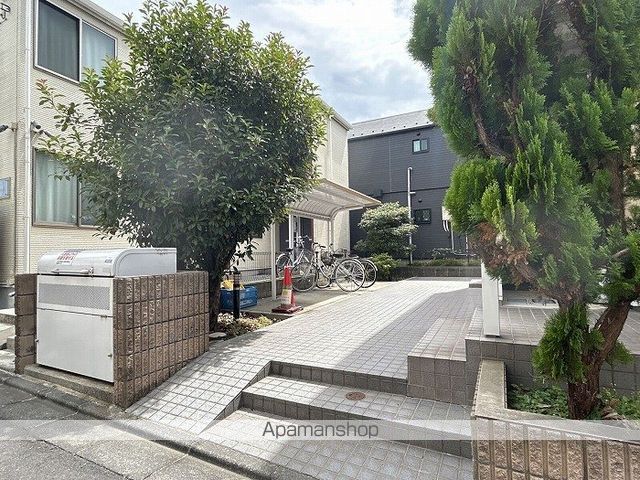 レオパレスアイリスの玄関写真