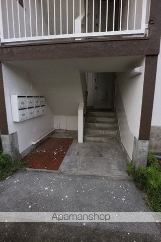 ヴィラナリー築出 2号棟の玄関写真
