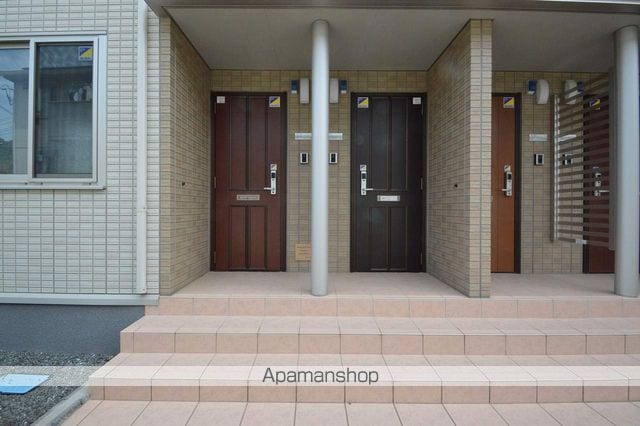 カーサアリエッタB棟の玄関写真