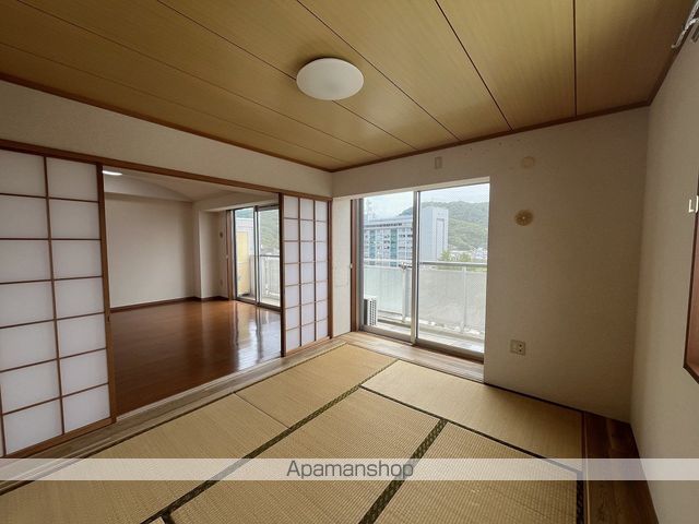 免震 メイヤーズ西町の内装写真
