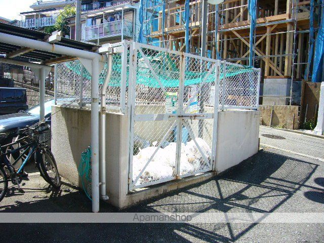 サンヒルズ上大岡の玄関写真