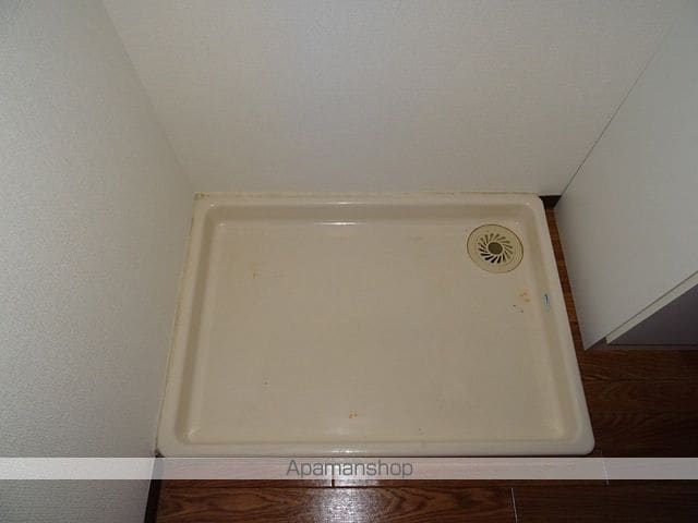 ロイヤルハイツコニーズIの内装写真