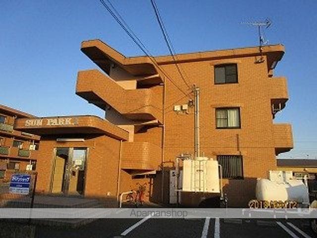 サンパークマンションIの外観写真