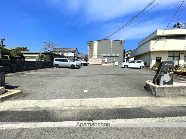 レオパレスＫＳＰＩＲＩＴ葵[1K/23.61m2]の駐車場