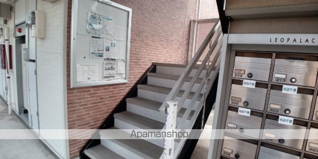 レオパレスジーの玄関写真