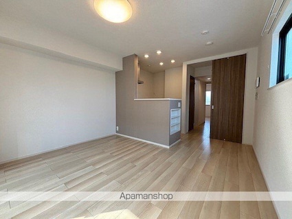 プール・モエ[1LDK/44.32m2]のリビング・居間