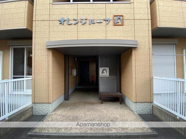 バリュージュオレンジルーフAの玄関写真