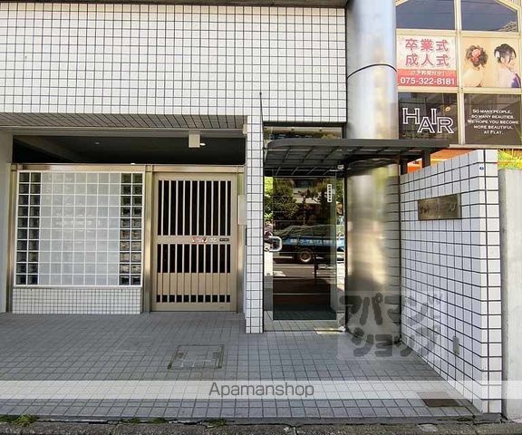 シャトーローランの玄関写真