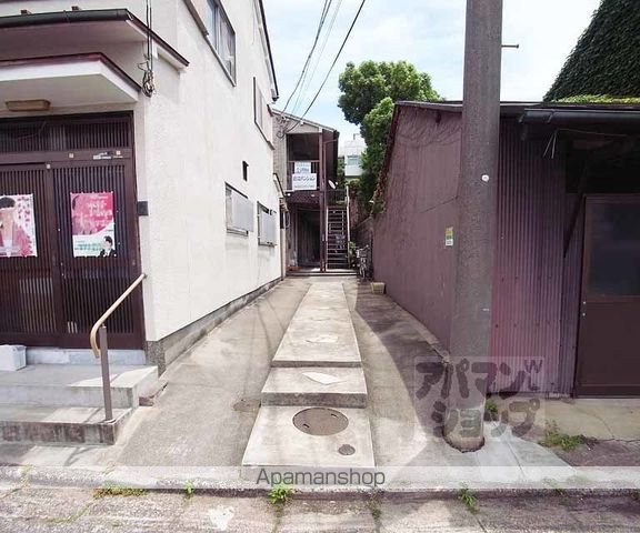 ファーストコート丹波橋の玄関写真