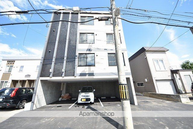 メニーズコート元町北の外観写真