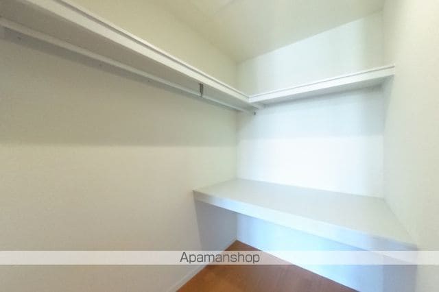 ECRATYZの内装写真