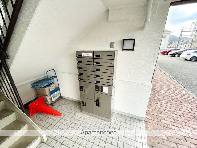 フォンテーヌ国分の玄関写真