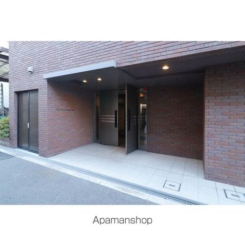 アークグラン大阪WESTの玄関写真