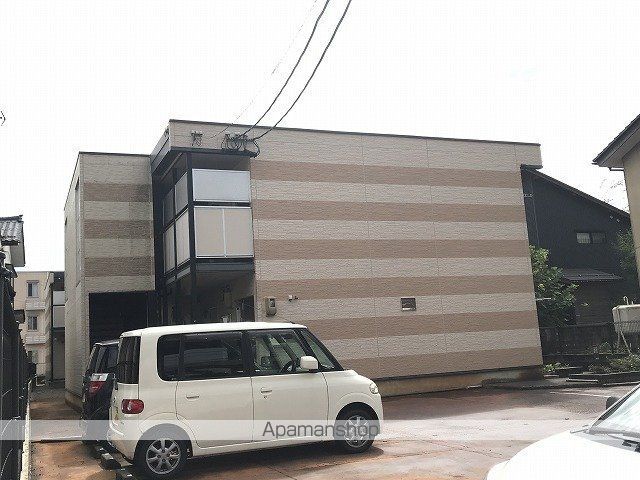 レオパレスプランドール 長岡の玄関写真