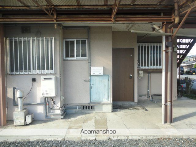 持山アパートの玄関写真