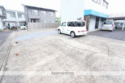 稲井ビル[1R/21.9m2]の駐車場