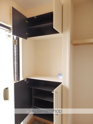 ファミーユ東手城　Ｂ棟[3LDK/88.93m2]の玄関