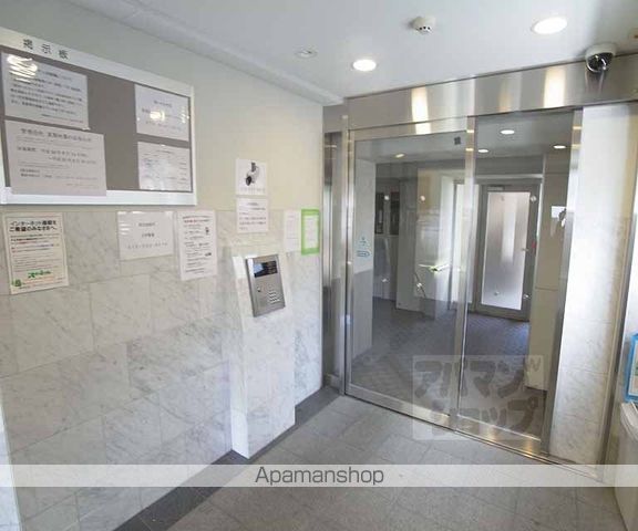 十四軒町マンションの玄関写真