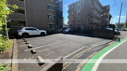 グリシーヌⅠ[1K/28.98m2]の駐車場