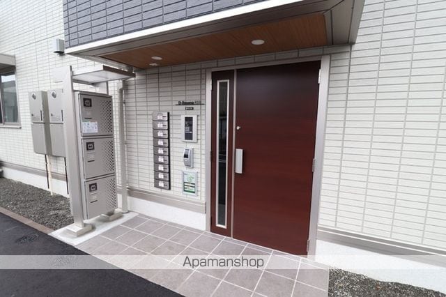 DーRESENA和田の玄関写真